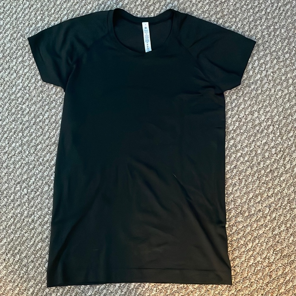 black lululemon swiftly tech